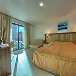 Nano Hotel